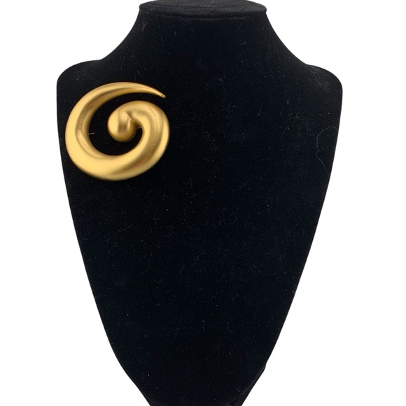 MONET TADPOLE SWIRL BROOCH PIN MATTE BRUSHED GOLD PLATE VINTAGE SIGNED 2-1/4" - Picture 2 of 9